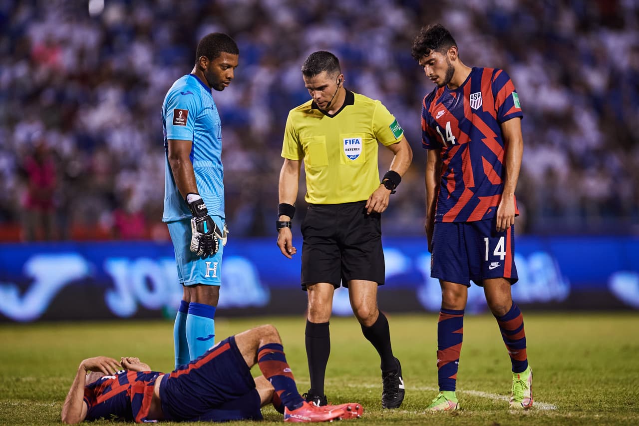 Los visitantes tuvieron que venirt de atrás en eñ segundo tiempo y logran golear a Honduras 1-4.