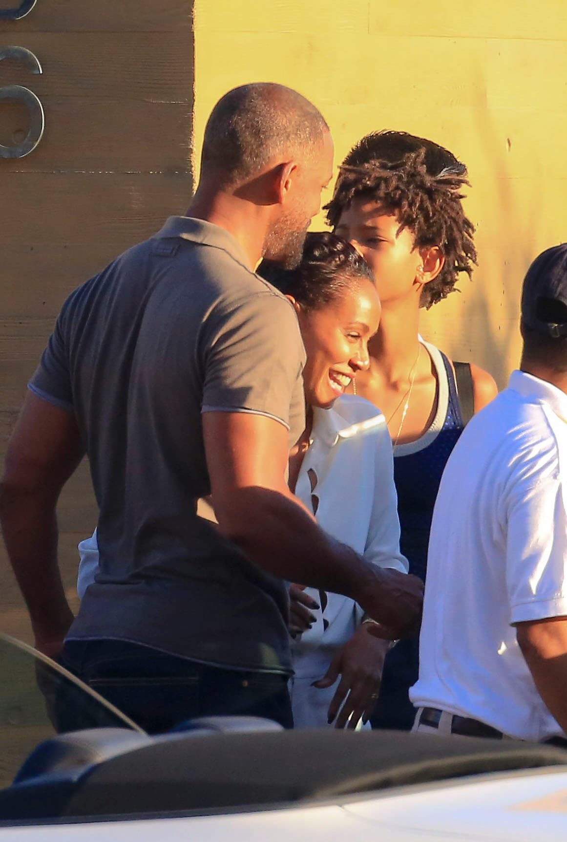 Entre risas y abrazos.