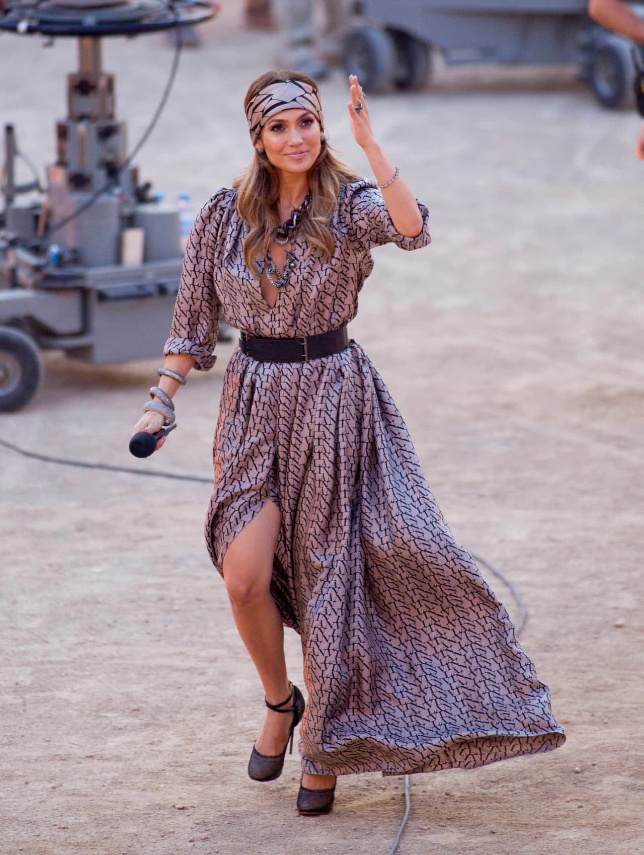 Jennifer Lopez también ha sido víctima de sus vestidos.