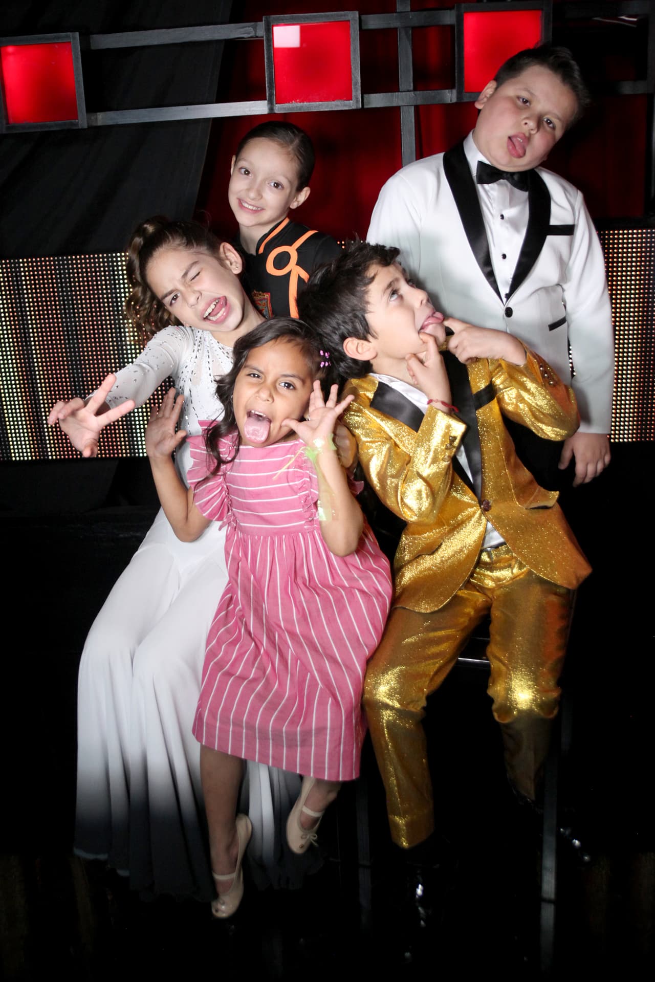 Los cinco Pequeños Gigantes siguen esforzándose por obtener el primer lugar en la competencia de talento infantil. Vota por ellos ahora mismo a través de la aplicación Univision Conecta.