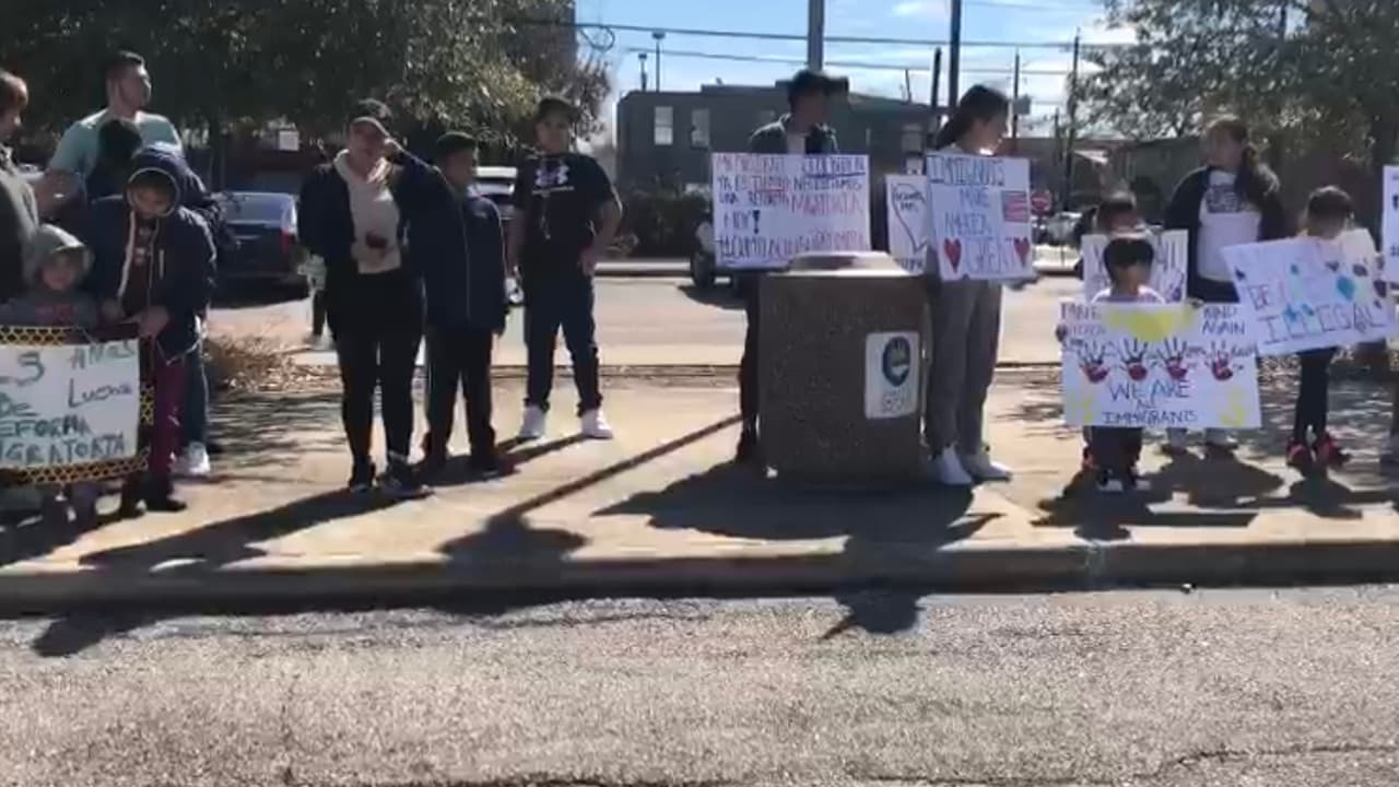 Con esta medida, este grupo de inmigrantes en Houston pretenden presionar al gobierno de concretar una reforma migratoria en el país.