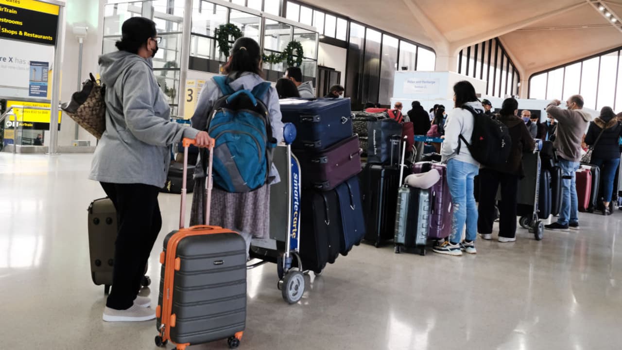 Cancelan más de 3,600 vuelos en Estados Unidos hoy. Más de 500 son del área triestatal