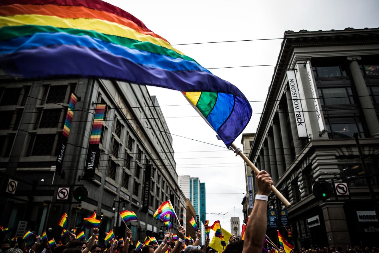 Cientos salieron a las calles de San Francisco para celebrar el Orgullo Gay.