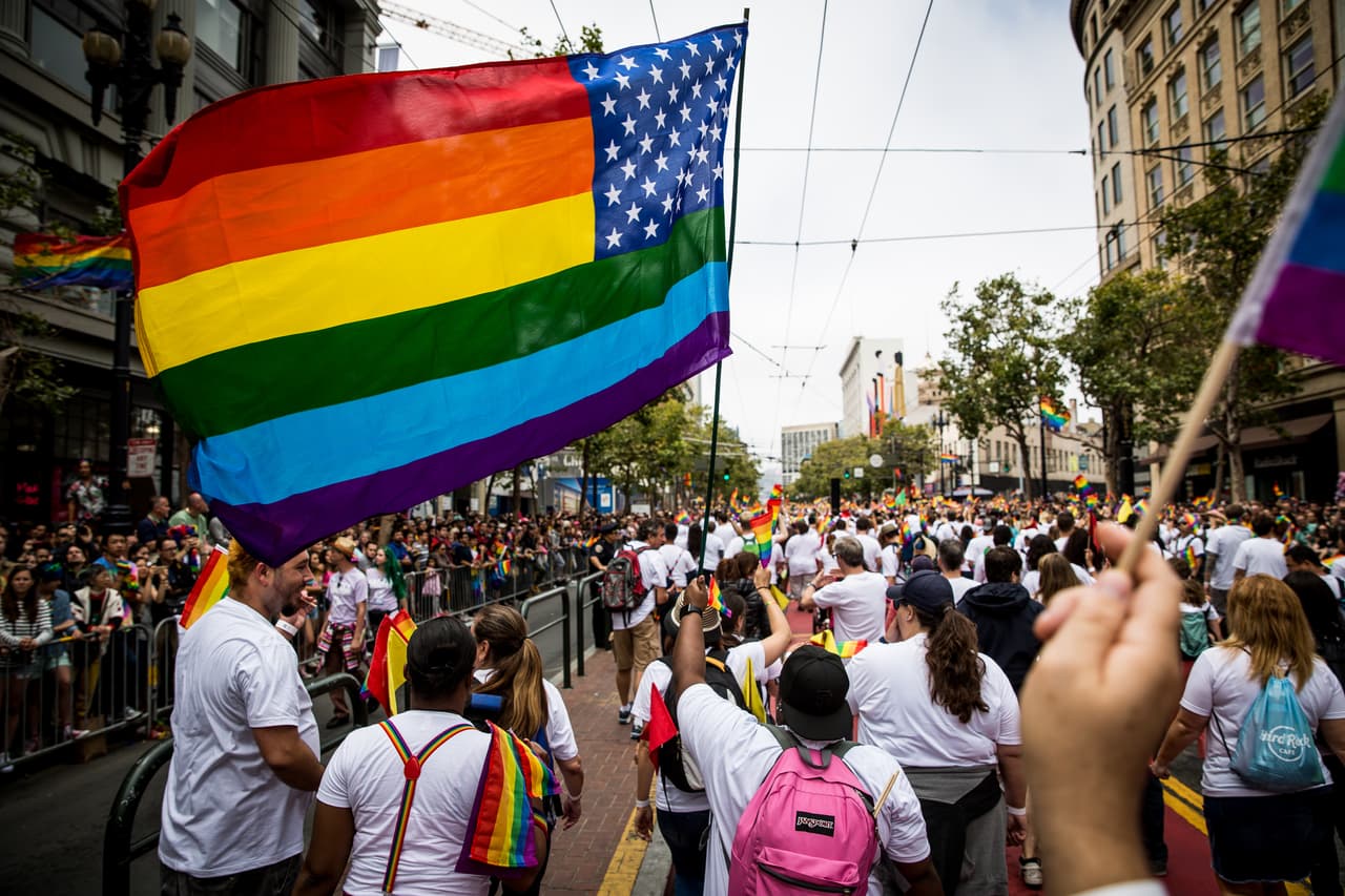 Cientos salieron a las calles de San Francisco para celebrar el Orgullo Gay.