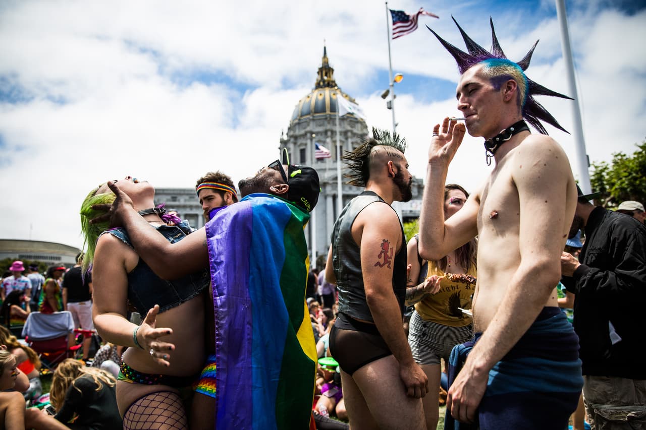 Cientos salieron a las calles de San Francisco para celebrar el Orgullo Gay.