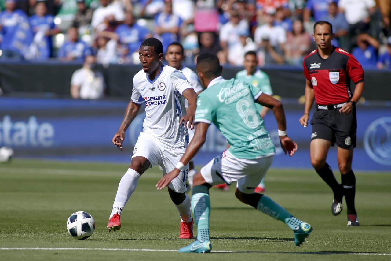 Cruz Azul ganó el Campeón de Campeones con Jonathan Rodríguez como protagonista haciendo dos goles.