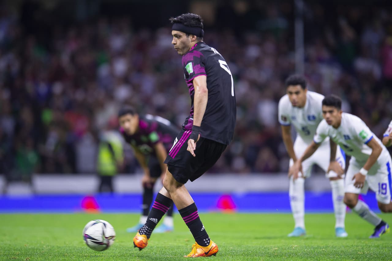 México selló su pase al Mundial con una victoria sobre El Salvador, gracias a los goles de Uriel Antuna y Raúl Jiménez.