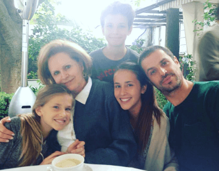 Instantes familiares que Alan no cambiaría nada. Sentir a su madre, a sus hermanos y a sus hijos tan unidos es una gran satisfacción para Alan Tacher.