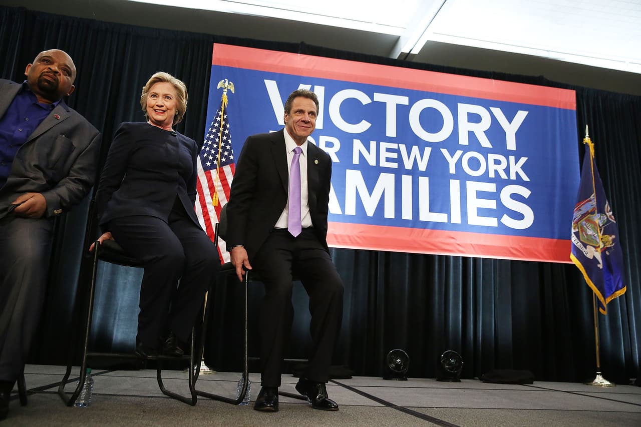 Clinton aprovechó la firma de la ley para expresar sus propuestas para los trabajadores del país.