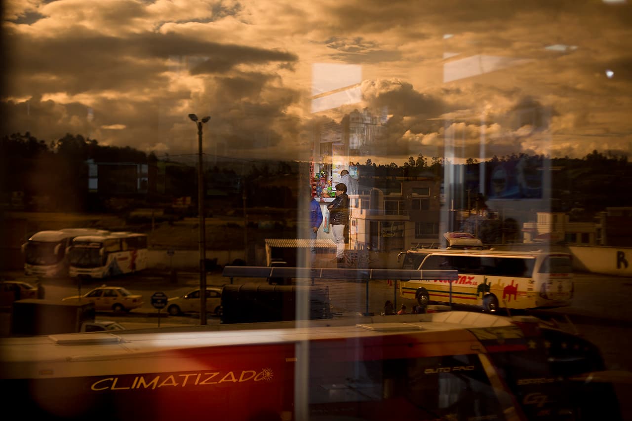 Esta ciudad es la primera población que pisan los venezolanos despues de cruzar la frontera con Colombia. Desde esta terminal proseguirán su destino hacia otras ciudades de Ecuador u otros paises más al sur como Perú, Chile o Argentina. El gobierno peruano también ha anunciado que exigirá pasaporte a los venezolanos a partir del próximo 25 de agosto.