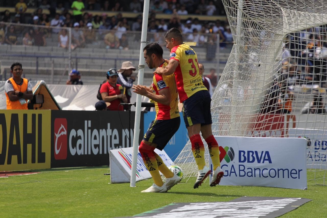 Ya en el segundo tiempo, Mario Osuna tuvo otro penal y esta vez sí lo convirtió para el 2-0 de Monarcas al minuto 50.