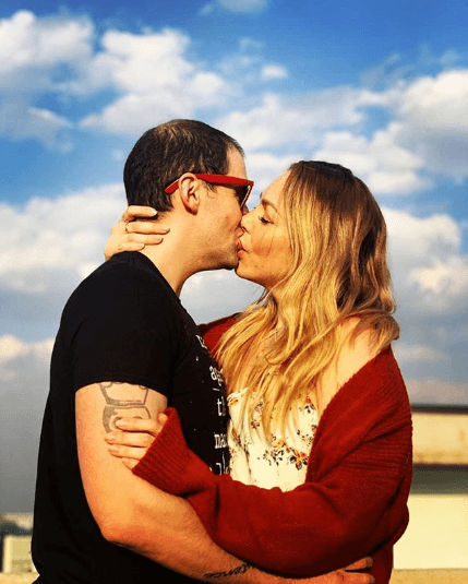 La pareja llegó al altar en octubre de 2018, después de cuatro años de noviazgo.