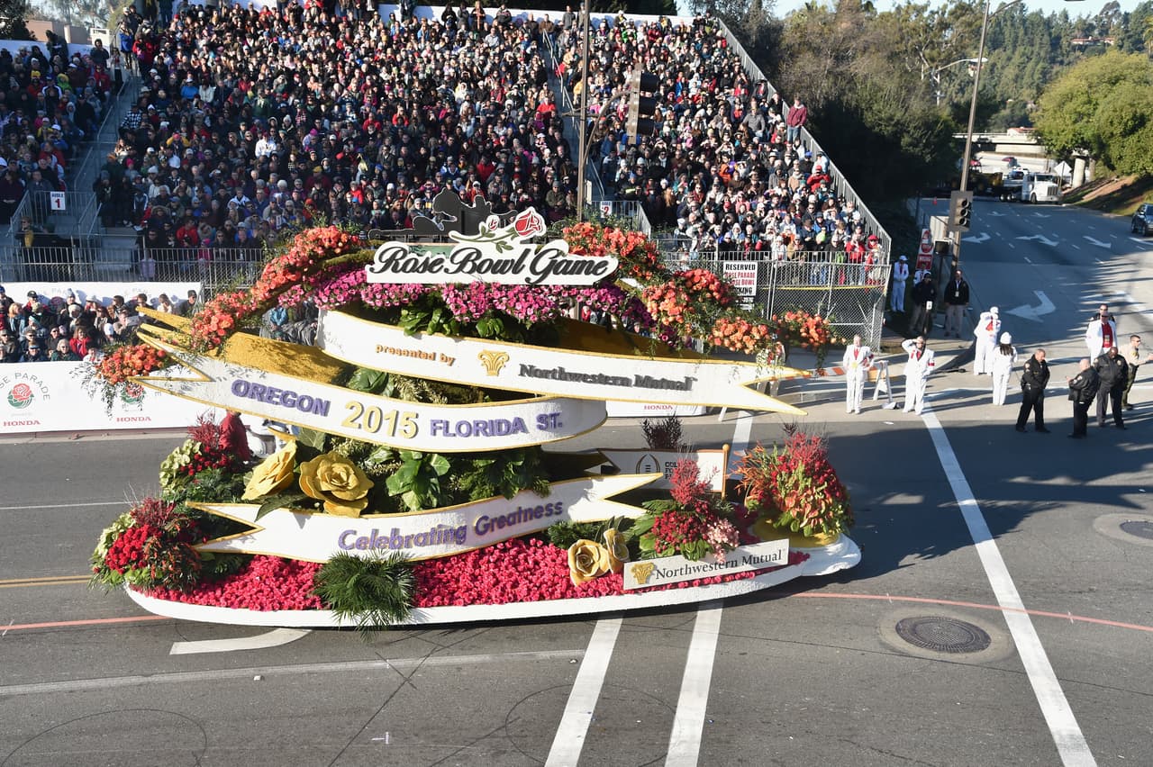 Miles de personas disfrutaron de este tradicional desfile lleno de música y color
