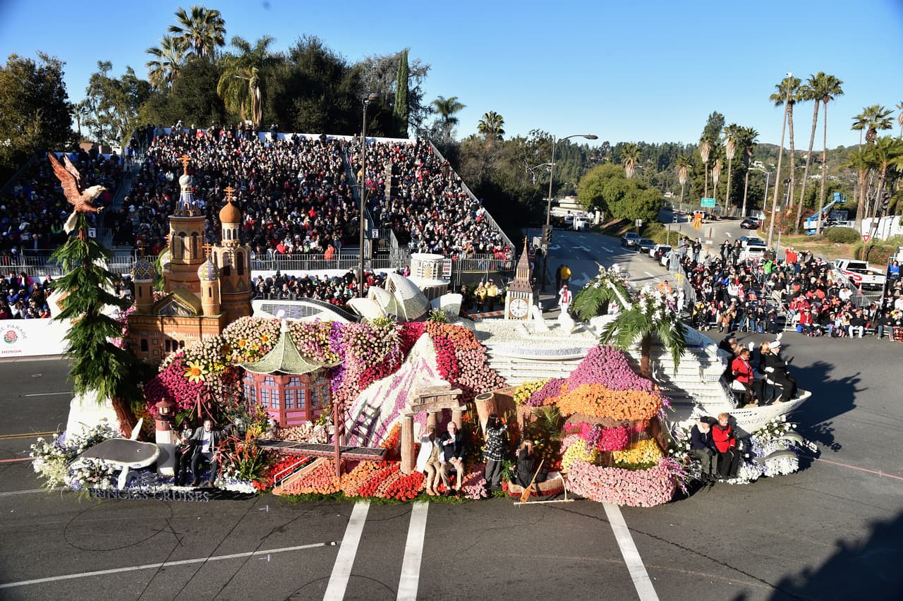 Miles de personas disfrutaron de este tradicional desfile lleno de música y color