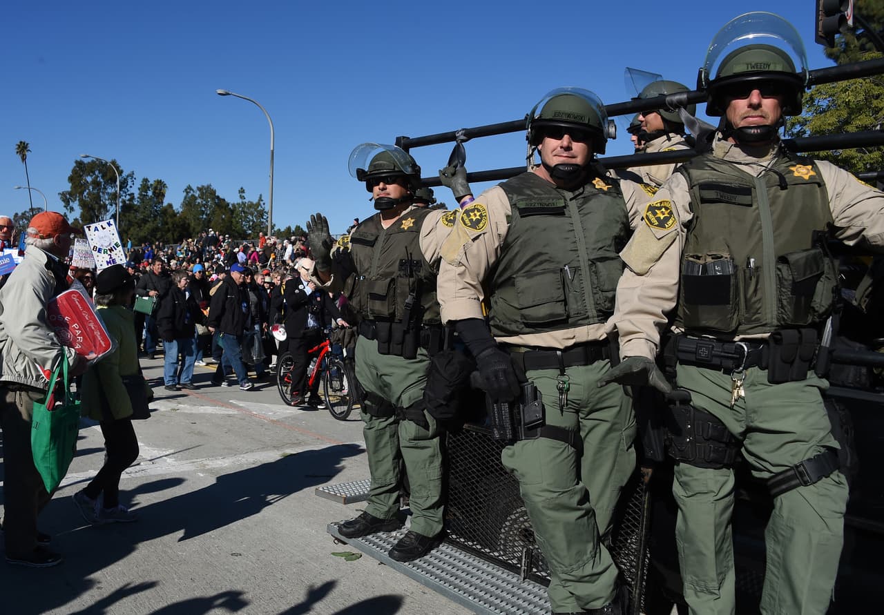 Miles de personas disfrutaron de este tradicional desfile lleno de música y color