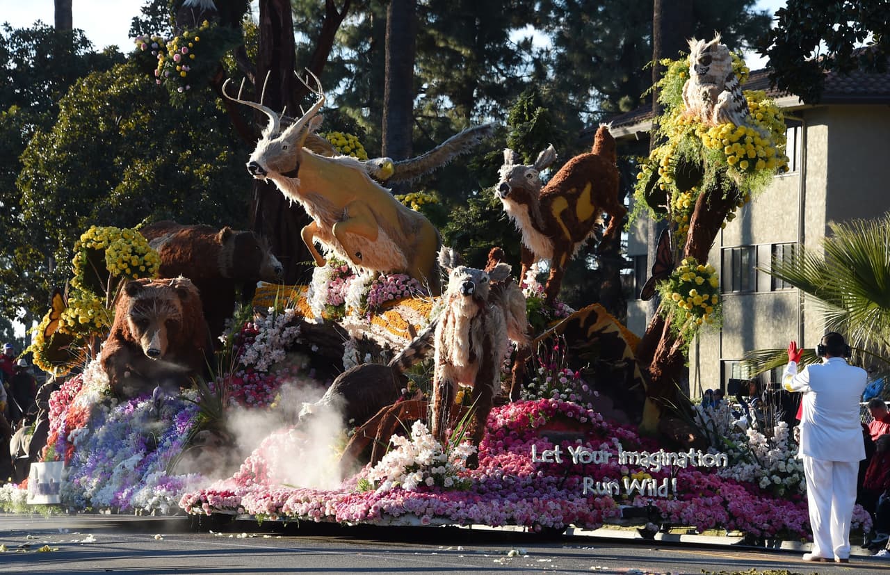 Miles de personas disfrutaron de este tradicional desfile lleno de música y color