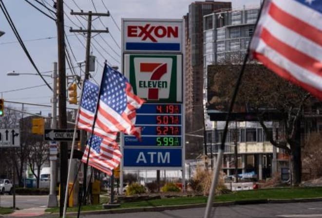 Petróleo se desploma hasta 17% tras tregua entre EEUU e Irán y reapertura de Ormuz  