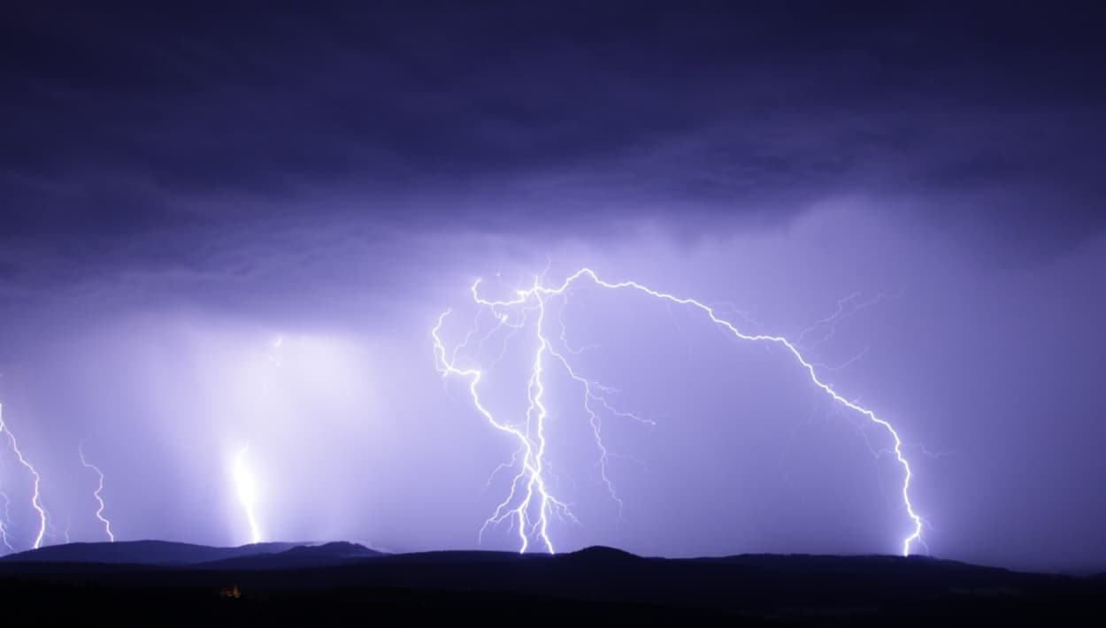 Servicio Meteorológico Nacional advierte de tormenta eléctrica en el condado de Kern