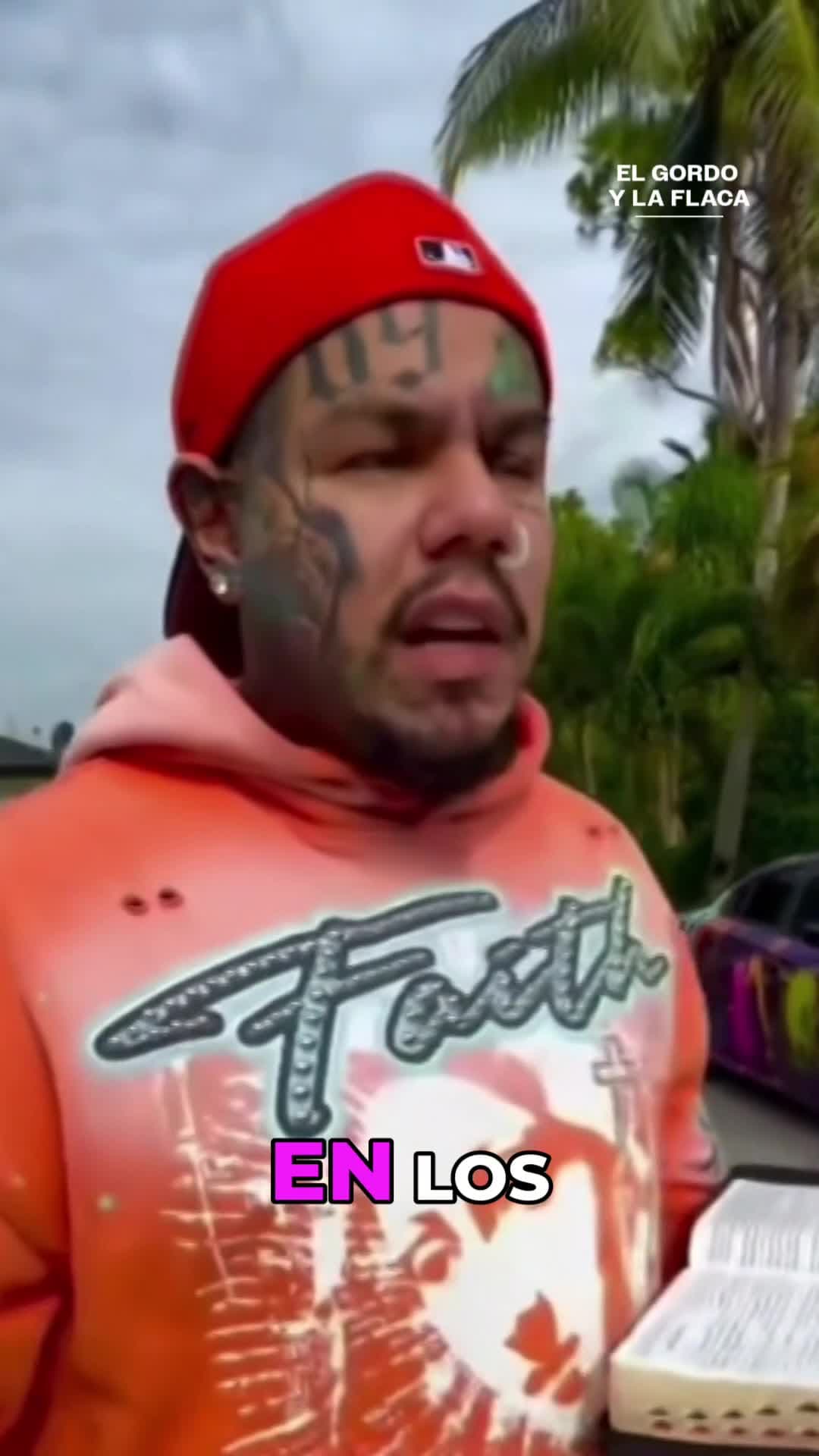 6ix9ine reaparece predicando la palabra de Dios