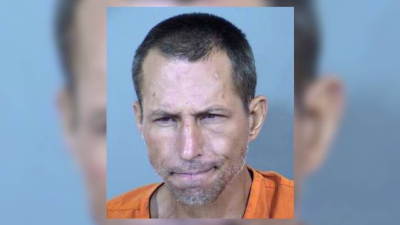 Sujeto se atrinchera en apartamento y se enfrenta a tiros con la policía en Phoenix