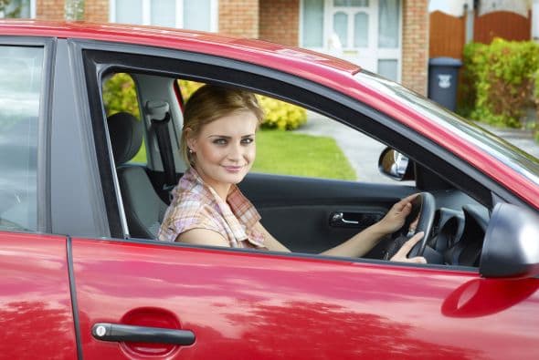 El gasto de pagar por un estacionamiento Esto puede ser un contratiempo para tu presupuesto. En cambio, en los suburbios, tienes todo el espacio del mundo para dejar tu auto sin necesidad de pagar una cuota.