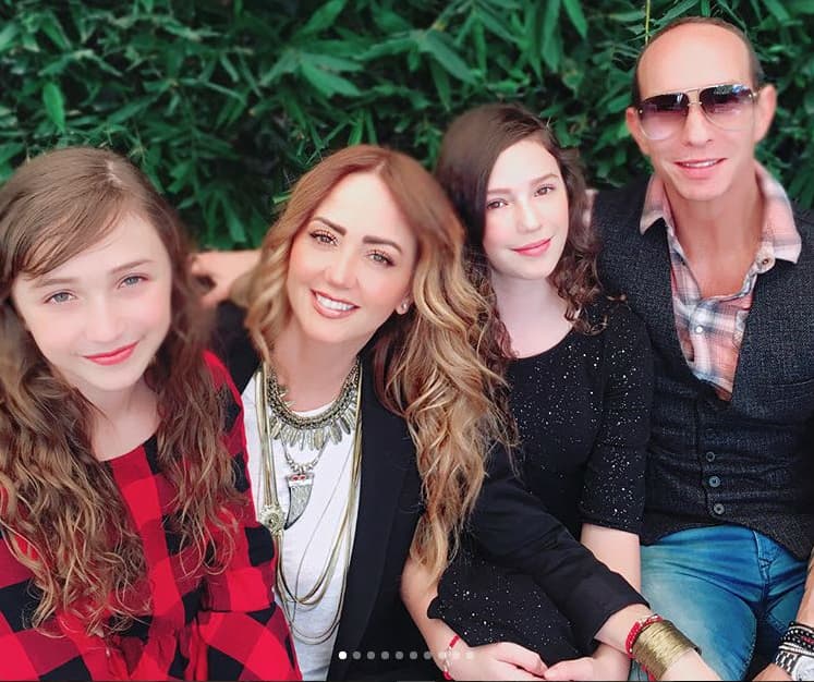 <b><a href="https://www.univision.com/temas/andrea-legarreta" target="_blank">Andrea Legarreta</a></b> quiere poner un alto a quienes intentan generar crisis e intriga dentro de su matrimonio con 
<b><a href="https://www.univision.com/temas/erik-rubin" target="_blank">Erik Rubín</a></b>, con quien suma 21 años de casada. 
<br>