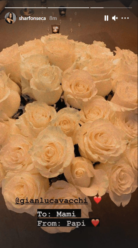 La modelo venezolana mostró los arreglos florales y globos que "papi y mami" compraron para su primogénita.