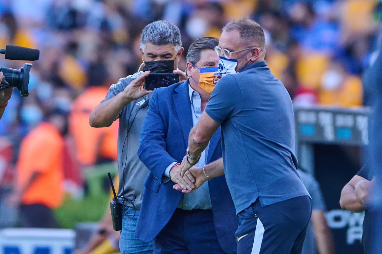 Andrés Lillini, DT de Pumas, se jugaba, muy posiblemente, su puesto en el cuadro universitario ante un viejo rival que le tomó la medida a los auriazules desde hace tiempo.