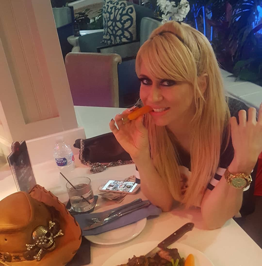 En agosto de 2018, a través de un mensaje que publicó en sus redes sociales, Noelia dejó claro que 
<b>no le interesa reconciliarse con su familia </b>y mucho menos recibir el abrazo de la mujer que la parió.