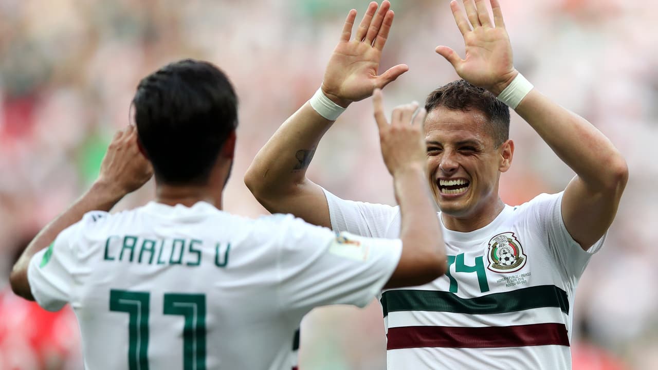 ¿Esta vez sí? Chicharito y Vela podrían enfrentarse en 'El Tráfico'