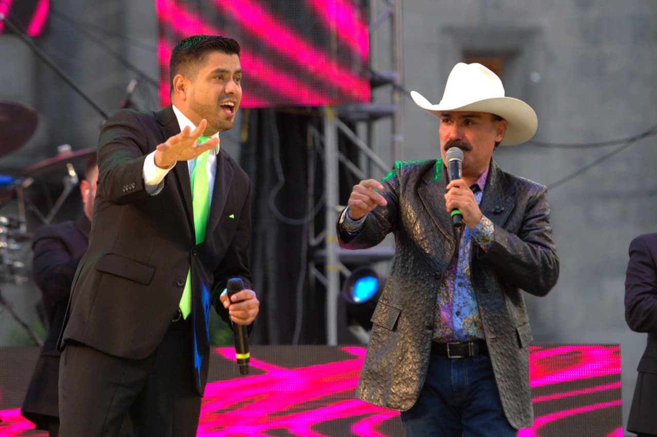 El Chapo compartió la alegría de la agrupación por sus primeros 50 años.