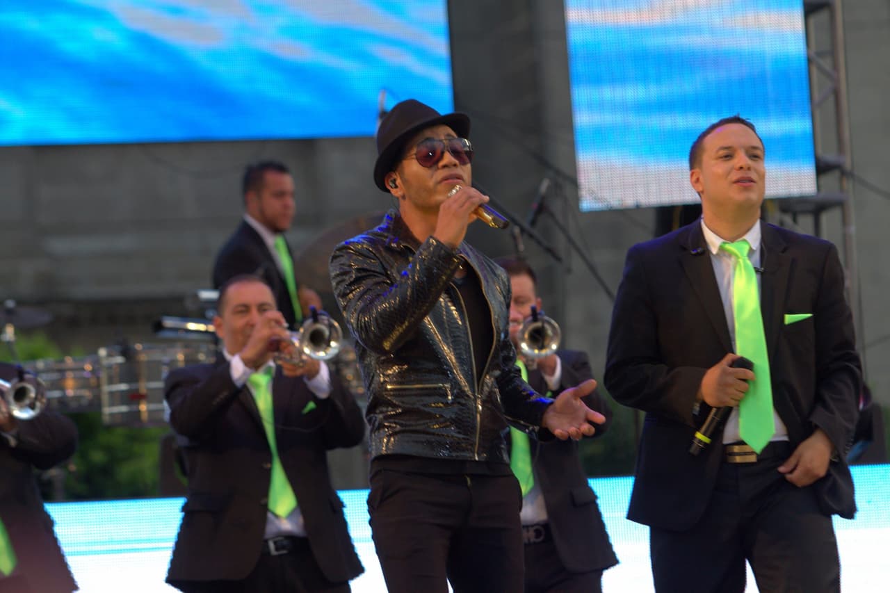 El público no paró de corear las canciones de la banda y sus invitados especiales.