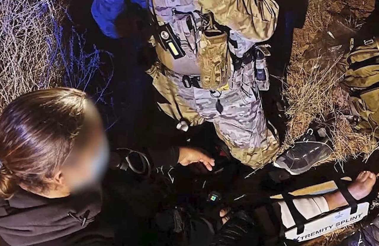 Al llegar al lugar, agentes fronterizos encontraron a una mujer de 32 años desmayada “por una aparente caída desde la barrera fronteriza internacional”. Los paramédicos notaron que estaba embarazada y que su bebé ya había fallecido. Ella estuvo en estado crítico y más tarde la declararon con muerte cerebral. Sus familiares acordaron que le retiraran el soporte médico vital y murió tras ocho días de agonía.