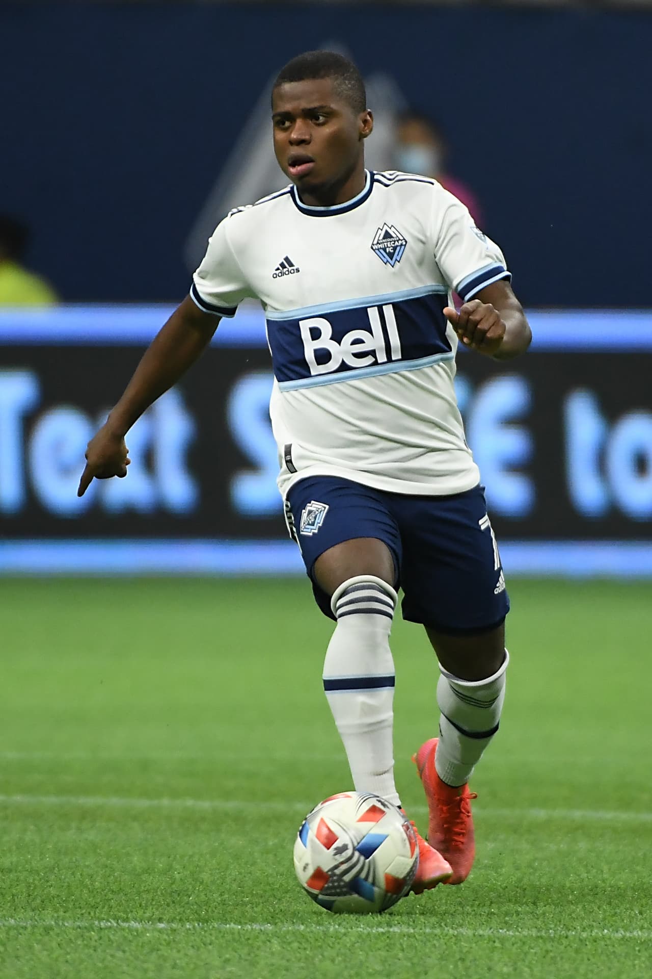 Los goles y los regates del colombiano Déiber Caicedo también tuvieron su influencia en el crecimiento del conjunto canadiense.
<br>