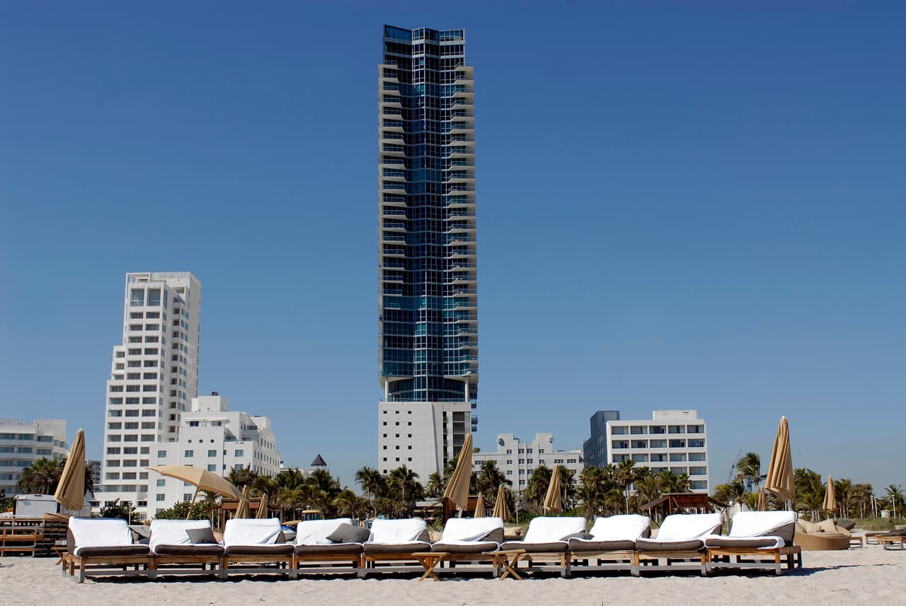 La Fiscalía alega que David T. Hines gastó mas de 7,000 dólares en el hotel The Setai de Miami, Florida.