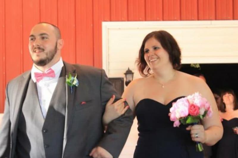 Dos padres mueren y sus hijos pequeños resultan heridos al caer de un acantilado