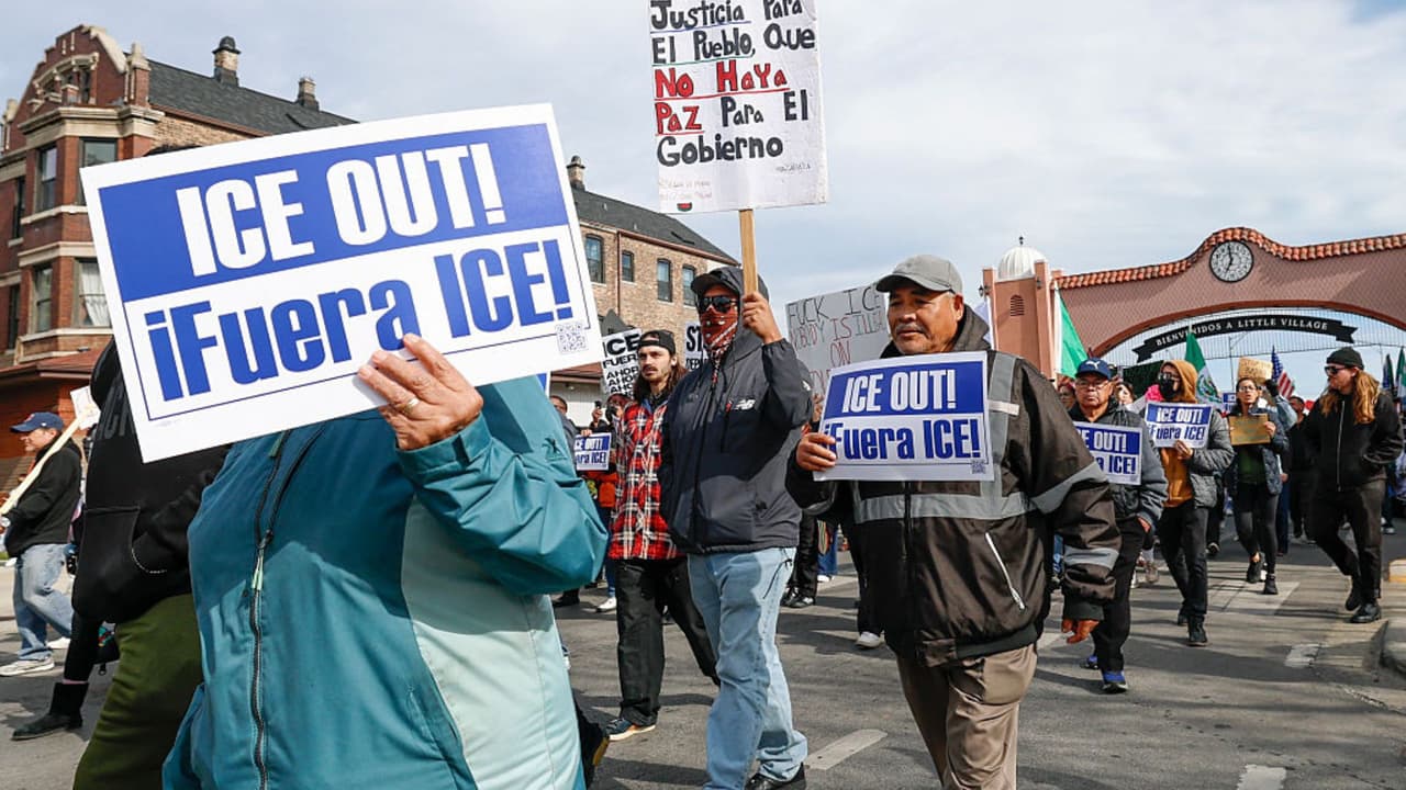 Agentes federales protagonizan nuevos enfrentamientos con manifestantes en Chicago: hubo arrestos