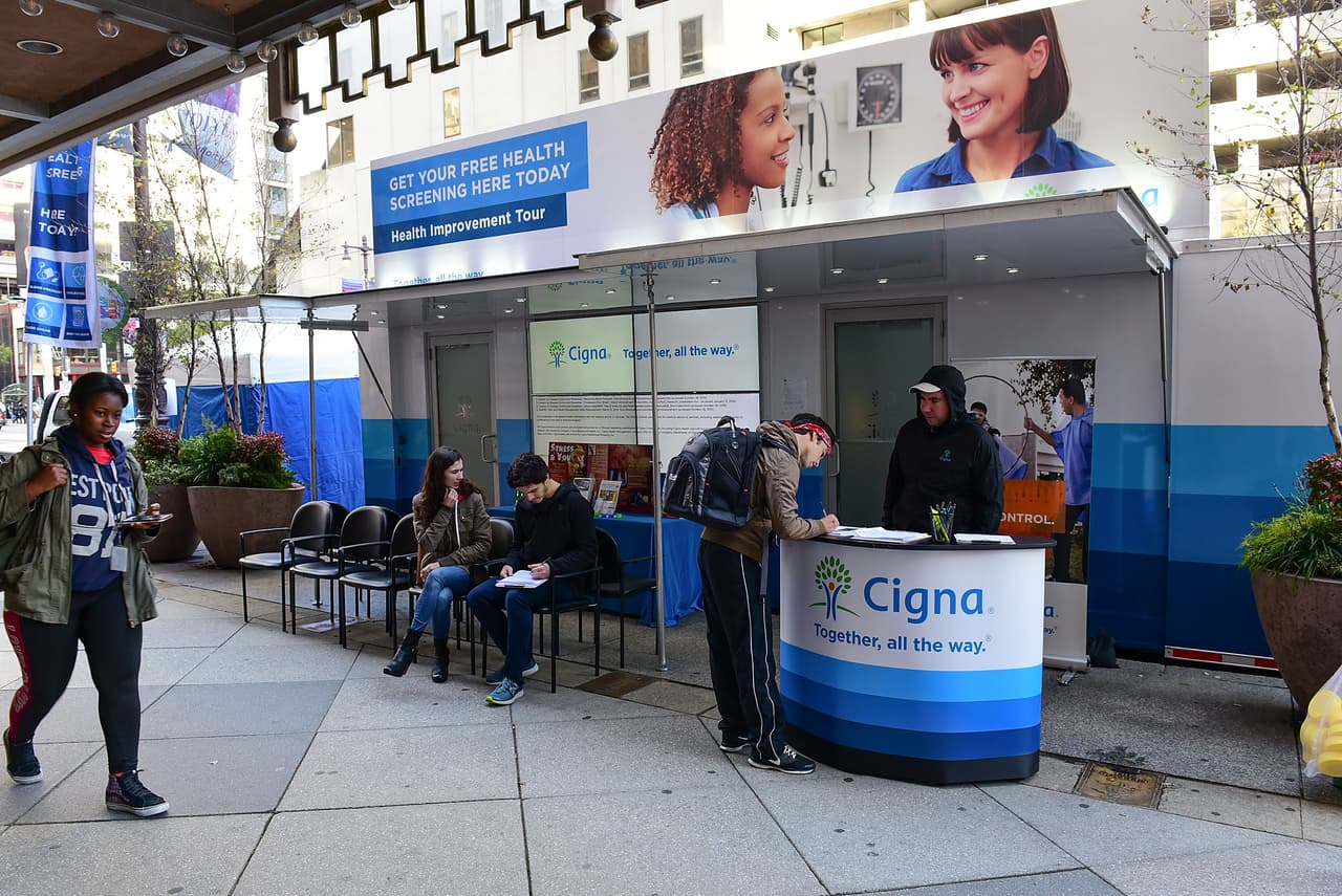 "Pocas industrias son tan detestadas como la de los seguros", se puede leer en el artículo de 24/7 Wall St. en el que presentan a la compañía que ocupa el 
<b>número 10 en su lista: Cigna</b>. Cerca del 34% de quienes respondieron a su encuesta reportaron una experiencia de cliente negativa con Cigna.