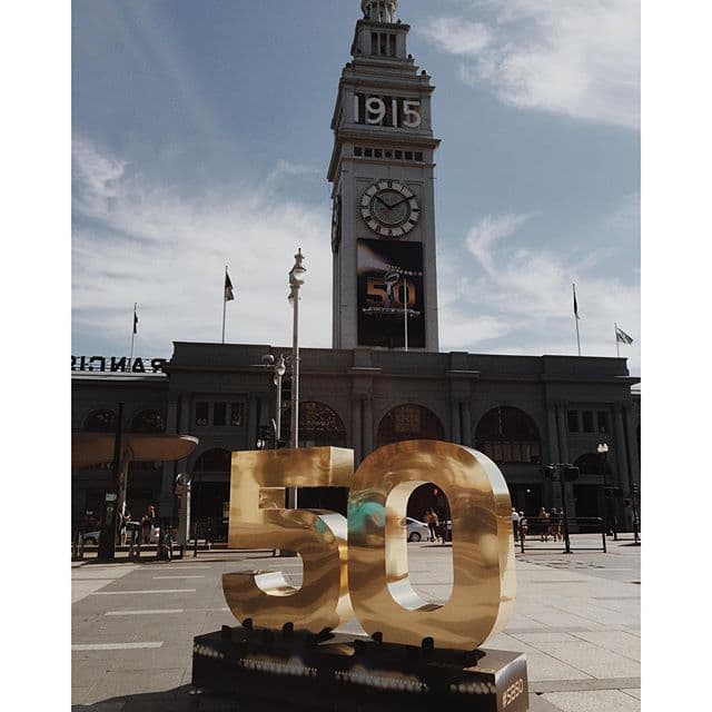 Usuarios compartieron sus fotos desde la plaza Justin Herman en San Francisco.