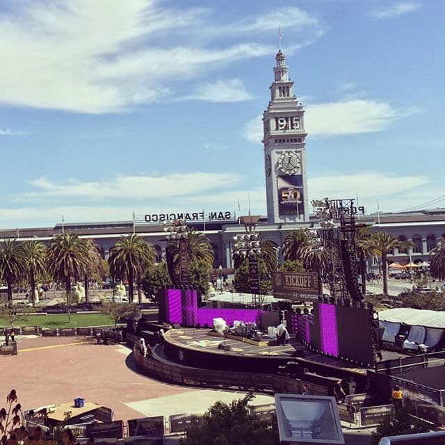 Usuarios compartieron sus fotos desde la plaza Justin Herman en San Francisco.