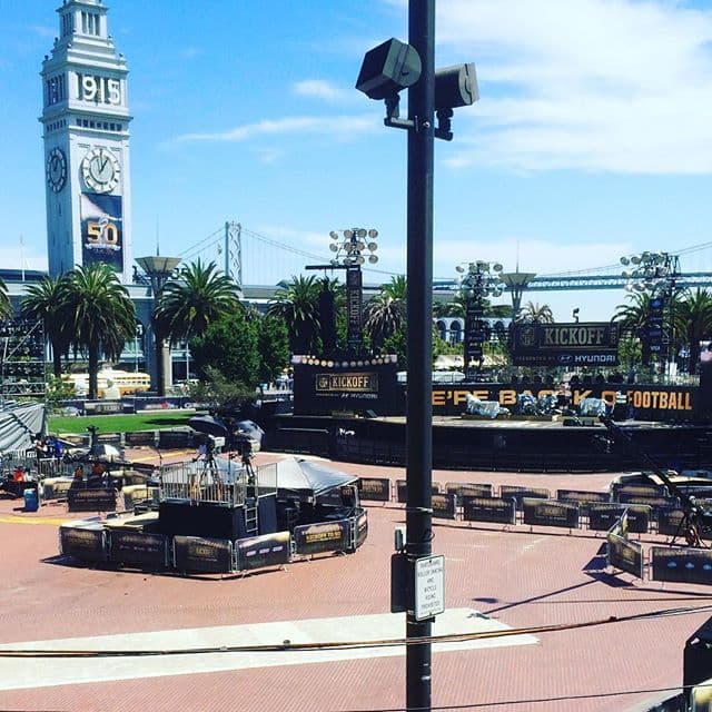 Usuarios compartieron sus fotos desde la plaza Justin Herman en San Francisco.