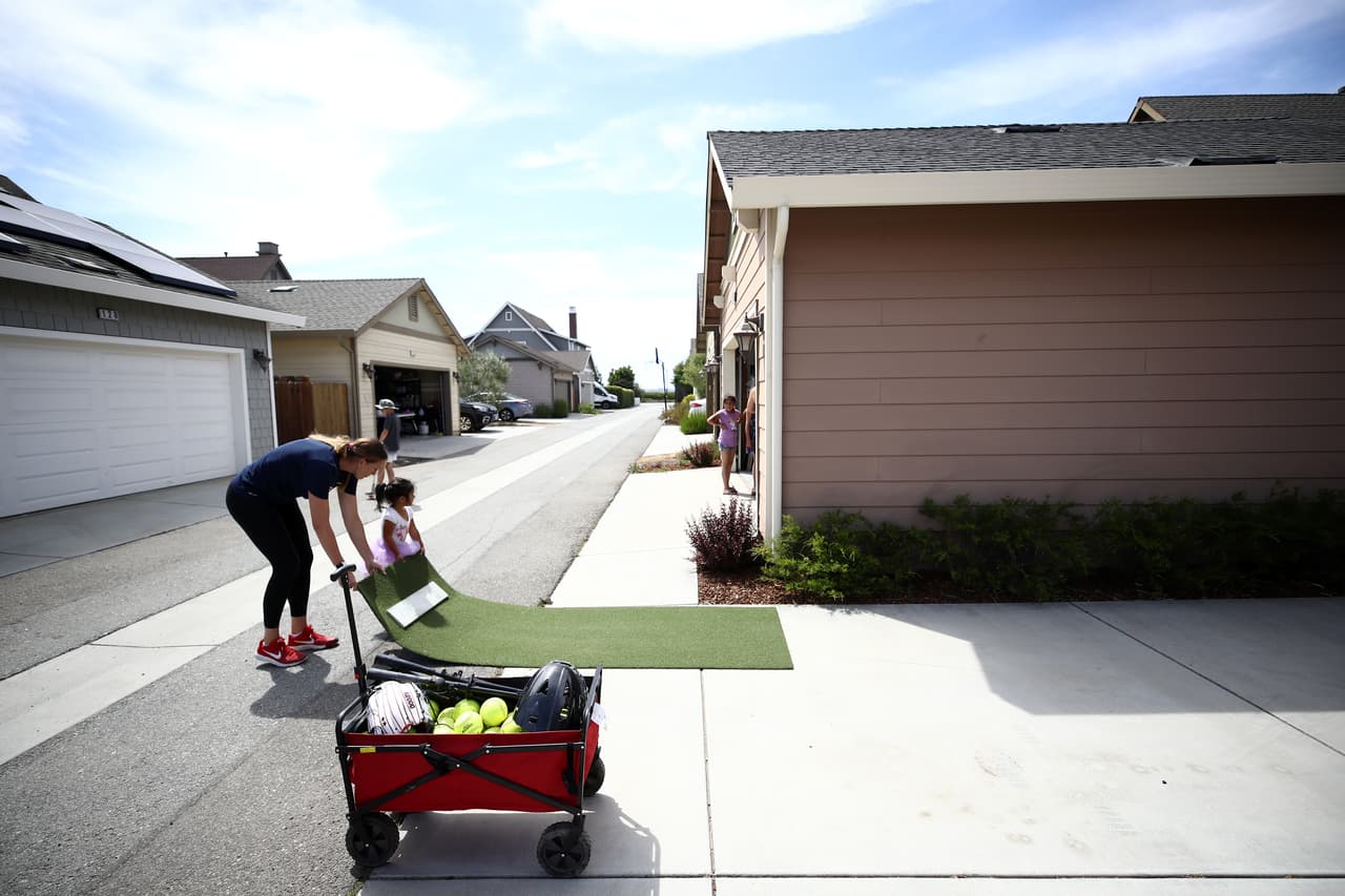 Para ver los pasos que debes seguir para adquierir una vivienda en el estado dorado puedes visitar el artículo
<a href="https://www.univision.com/local/los-angeles-kmex/cinco-claves-para-comprar-una-casa-en-california-fotos">“Un sueño posible: Cinco claves para comprar una casa en California”</a>.