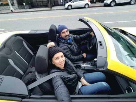 Sólo quieren estár juntos, realizarse como pareja y de manera personal.