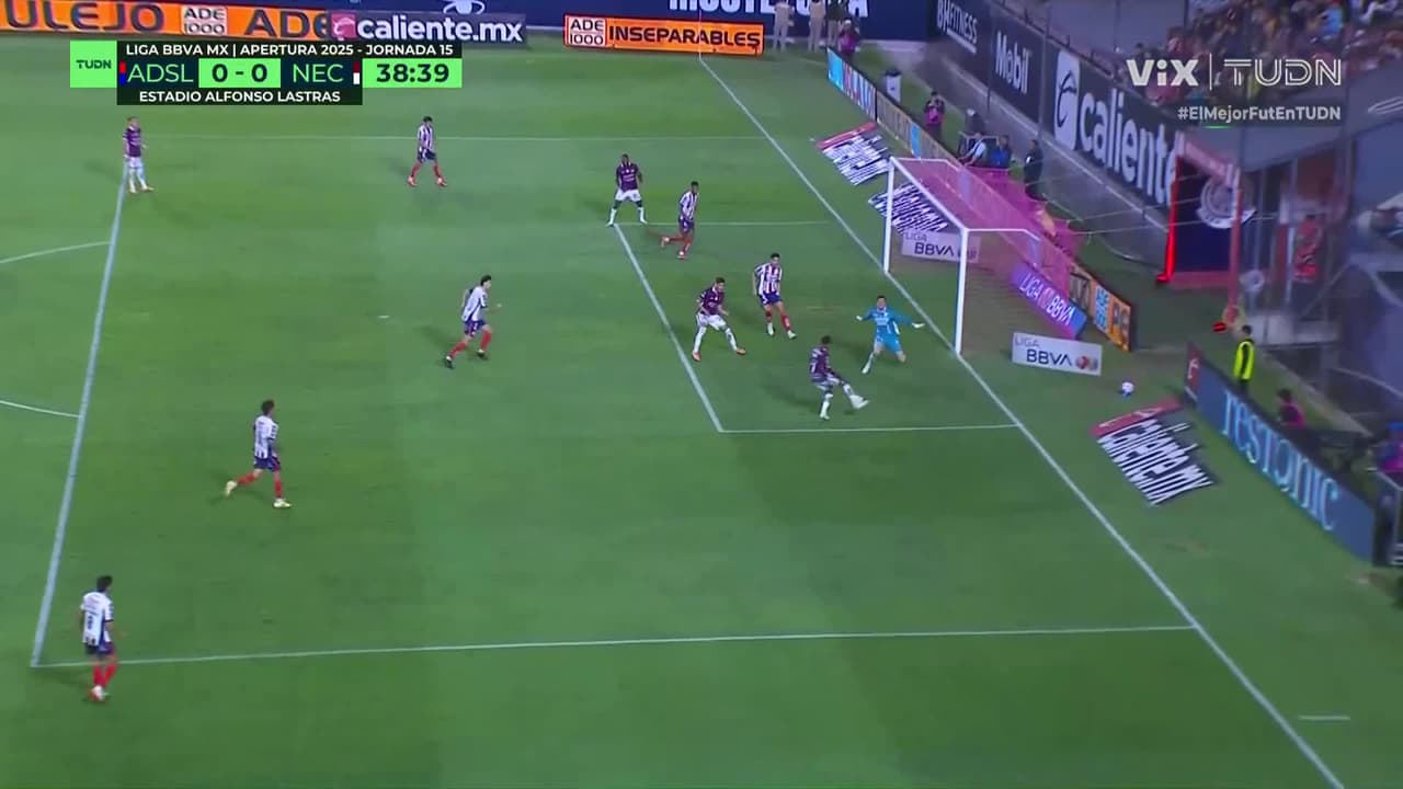 ¡Es factor! Andrés Sánchez le niega el gol a los Rayos en dos ocasiones
