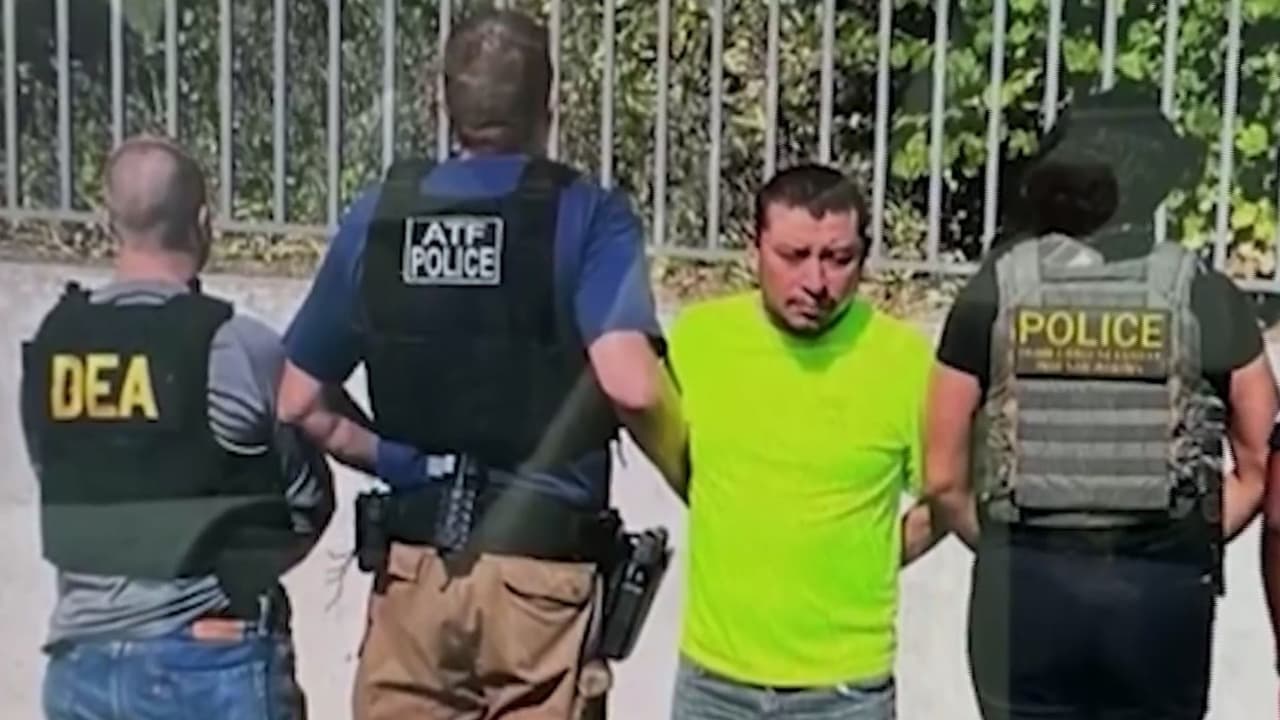 Jurado absuelve al acusado de planear un ataque contra el jefe de la Patrulla Fronteriza