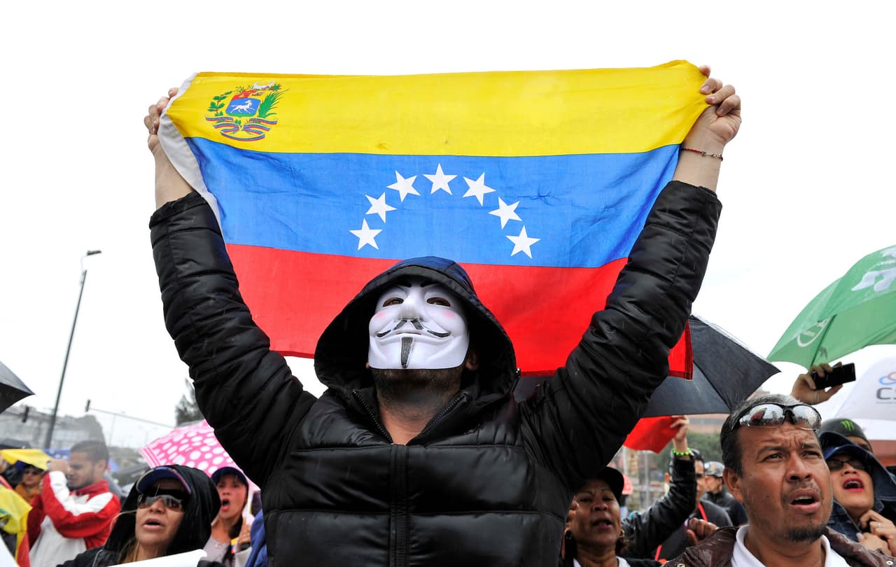 Manifestación de venezolanos en Bogotá contra la elección de este domingo en Venezuela.