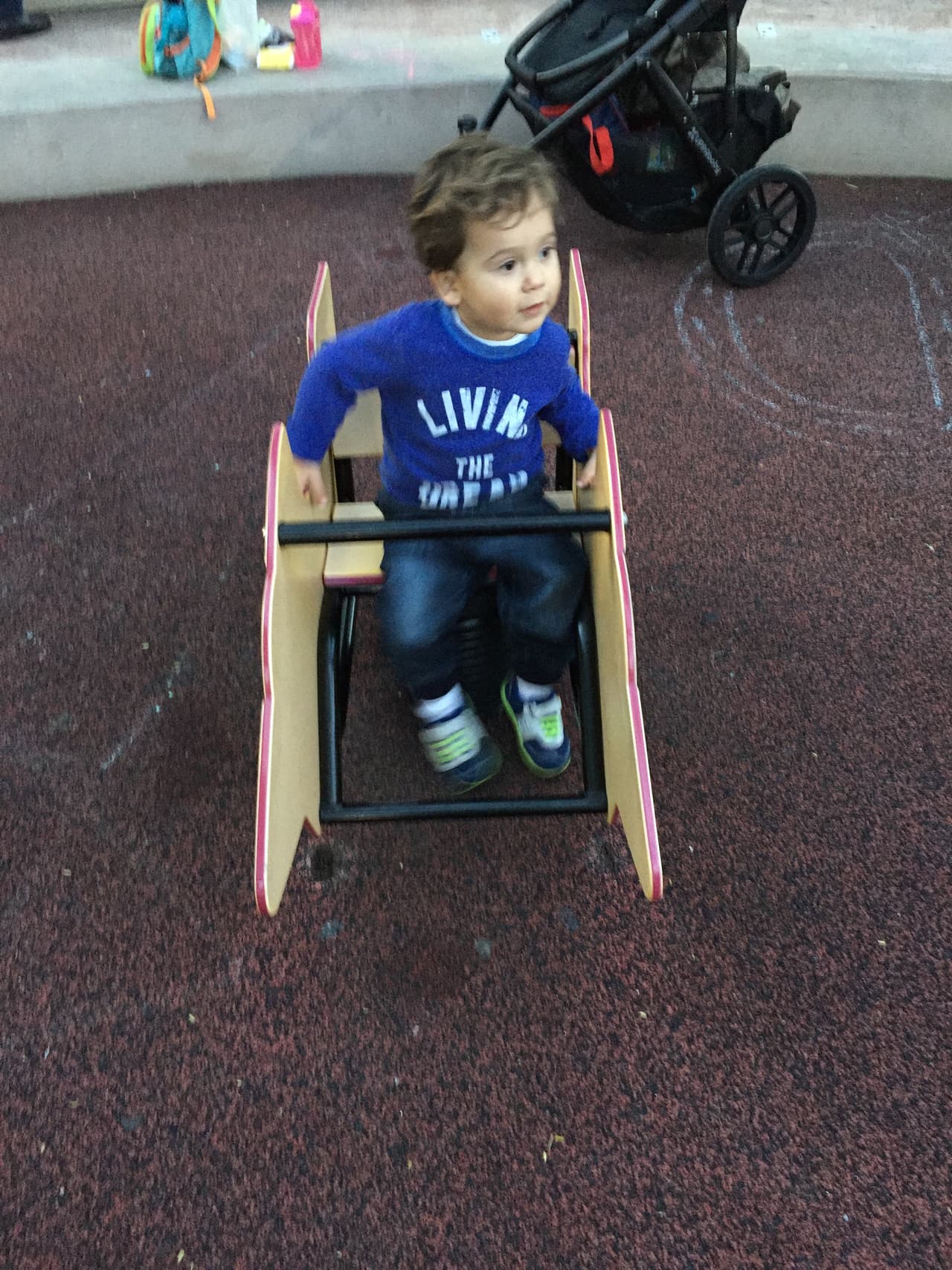 Bruce heredó la belleza y simpatía de sus papás. Es un niño hermoso y muy juguetón.