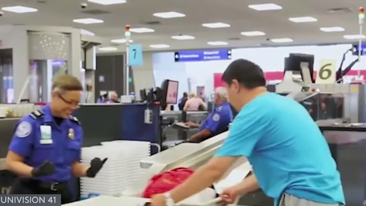 Medidas de seguridad en el aeropuerto de San Antonio para evitar incidentes con armas de fuego