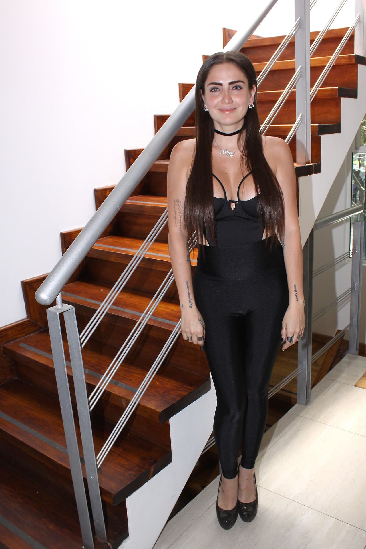 Luego de atropellar a un joven mientras conducía su vehículo, Celia Lora permaneció cuatro meses en prisión y después fue condenada a cuatro años en un centro penitenciario pero obtuvo su libertad condicional por una cuantiosa cantidad de dinero.