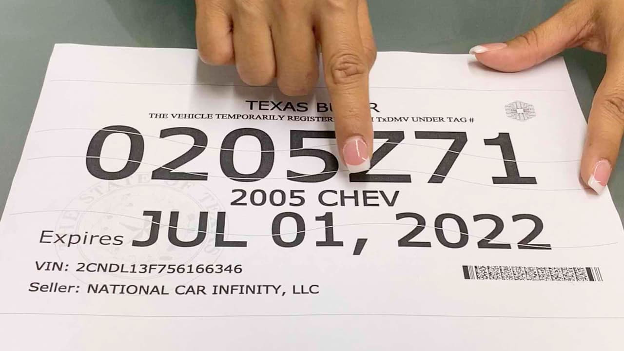 <h3 class="cms-H3-H3">¿Qué cambia exactamente? </h3>
<br>A partir de la entrada en vigor de la ley: 
<br>
<b>Se eliminan las placas temporales de papel. </b>
<br>Ya no se podrán usar después de comprar un auto nuevo o usado. 
<br>
<b>Solo se permitirán placas metálicas. </b>
<br>Los vehículos deberán tener placas permanentes desde el inicio. 
<br>
<b>Las placas estarán registradas a nombre del dueño, no del auto.</b> 
<br>Eso significa que, si vendes tu carro, te llevas tus placas.